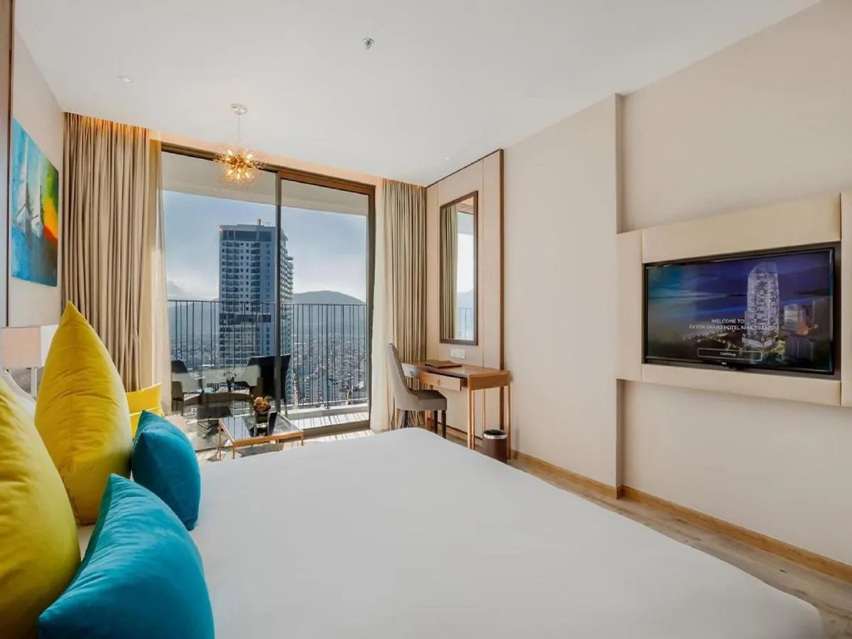 Panorama Lyn Beachfront Apartment Nha Trang